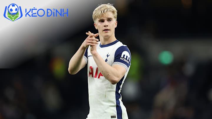 Tottenham và Bước Đi Hợp Tác Quan Trọng: Lucas Bergvall Ký Hợp Đồng Mới