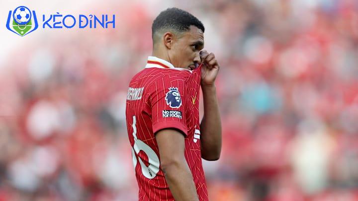 Bom Tấn Nổ: Arne Slot Phớt Lờ Làn Sóng Phản Đối, Quyết Định “Sốc” Về Trent Alexander-Arnold!